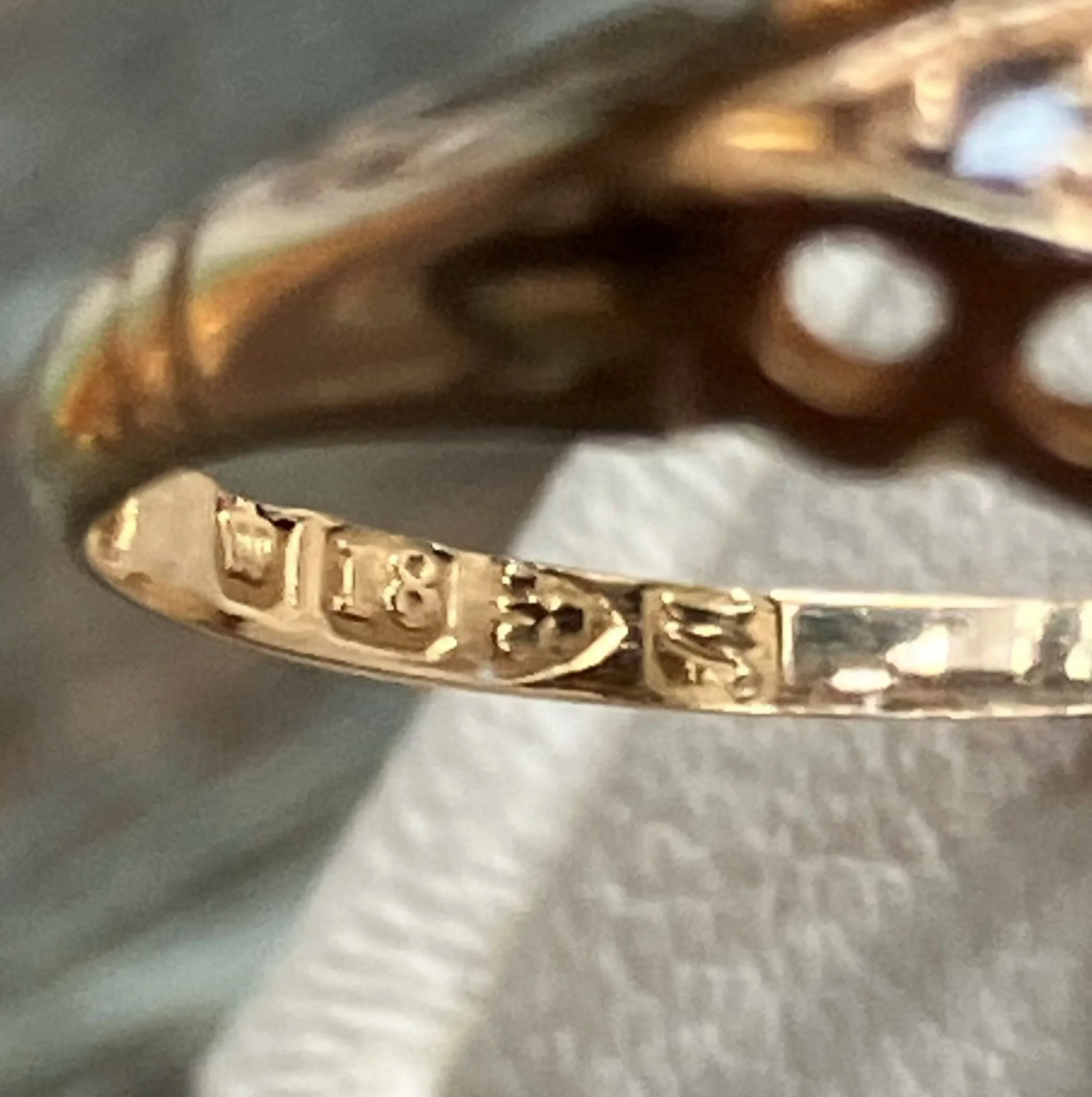 18ct Gold Diamond Ring | Size M