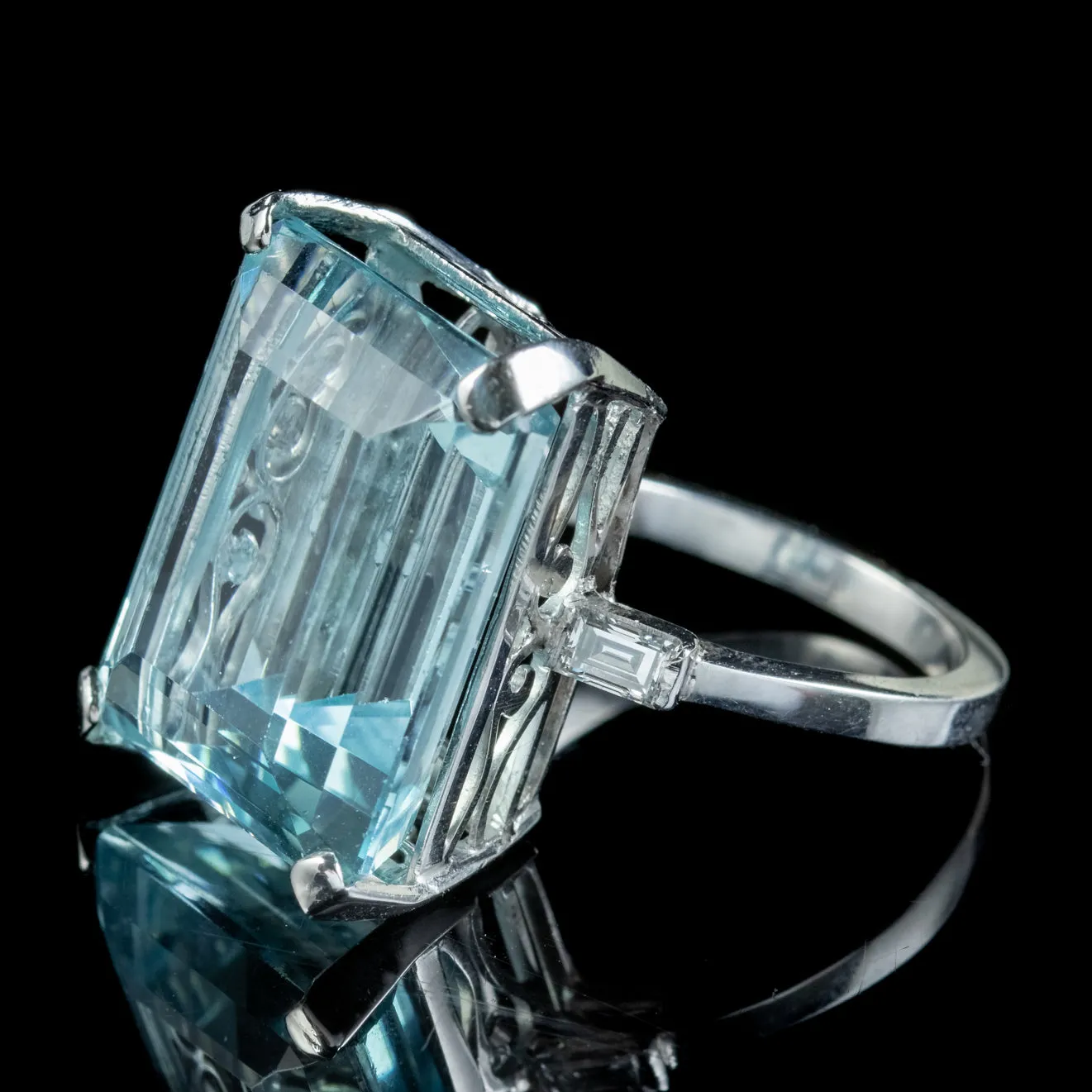 Art Deco Aquamarine Diamond Cocktail Ring 23.5ct Aqua Circa 1920