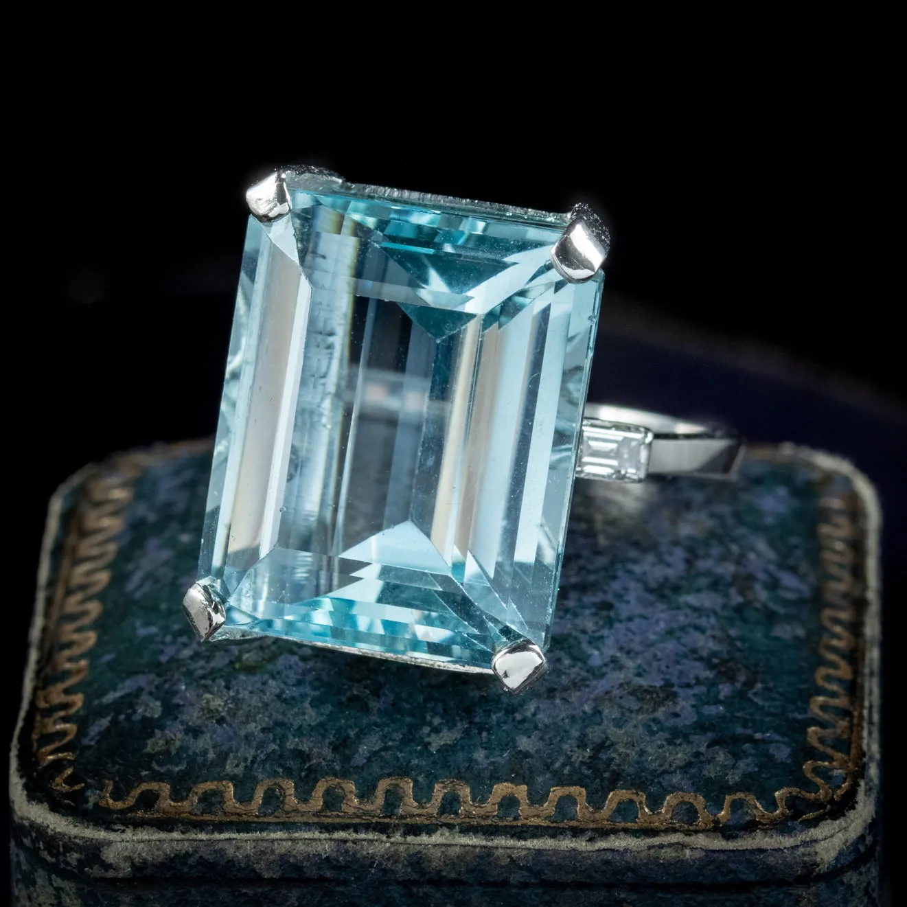 Art Deco Aquamarine Diamond Cocktail Ring 23.5ct Aqua Circa 1920