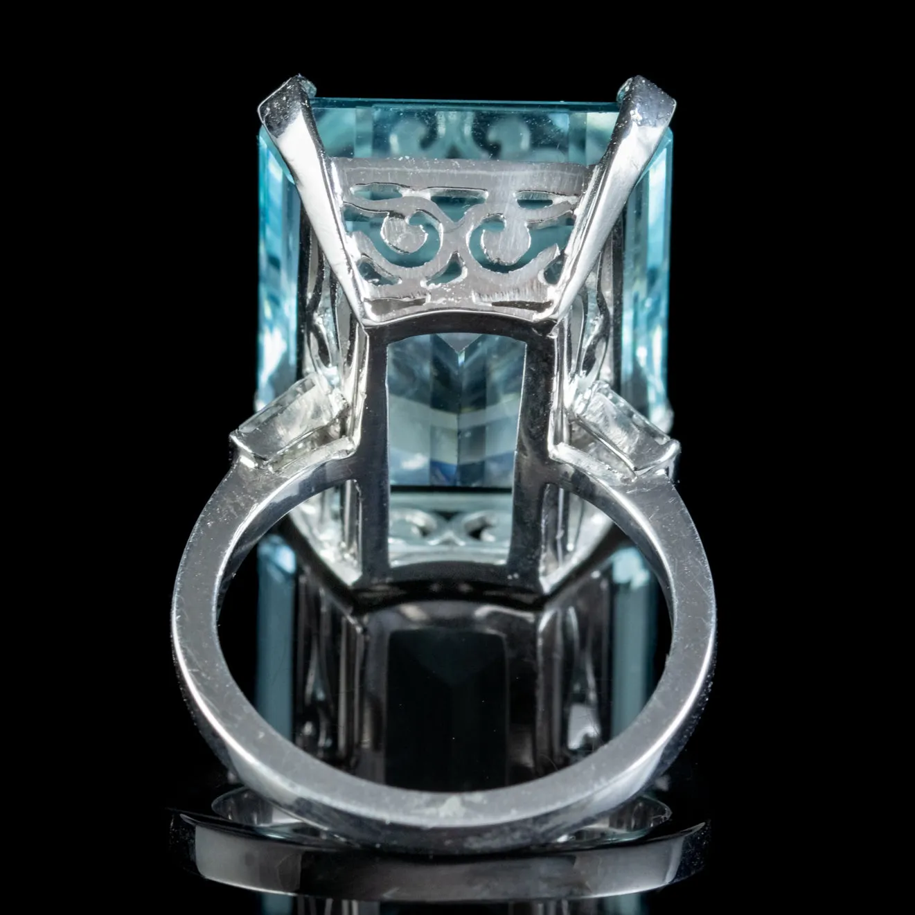 Art Deco Aquamarine Diamond Cocktail Ring 23.5ct Aqua Circa 1920