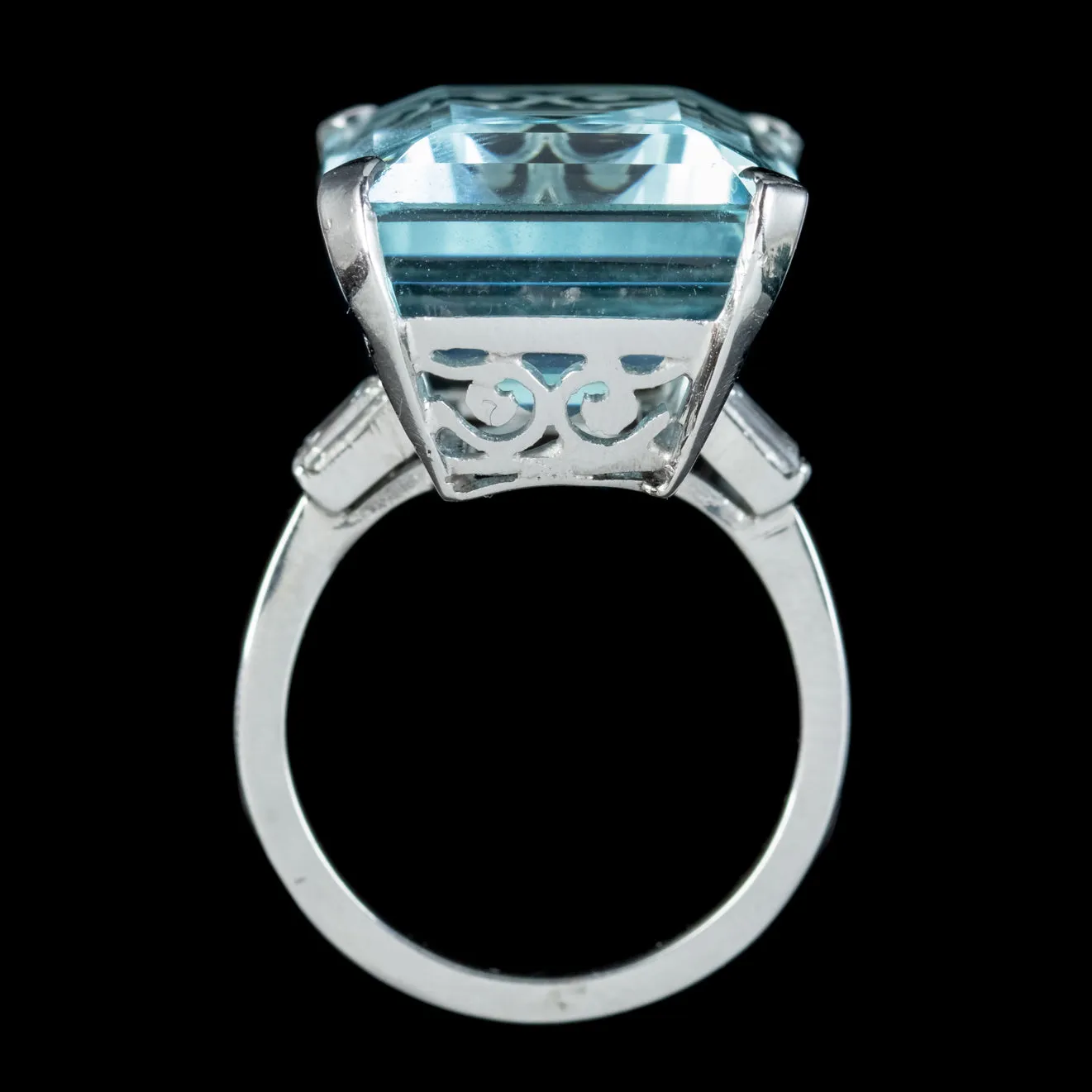 Art Deco Aquamarine Diamond Cocktail Ring 23.5ct Aqua Circa 1920