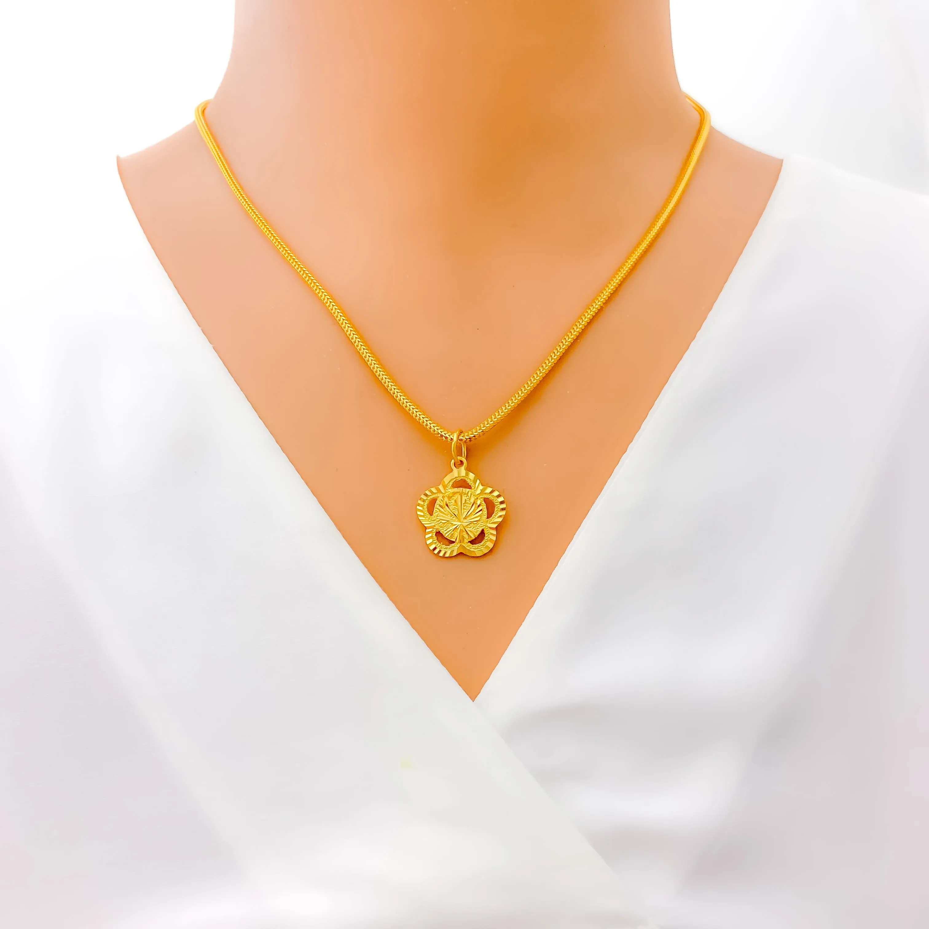 Beautiful Floral 22k Gold Khanda Pendant