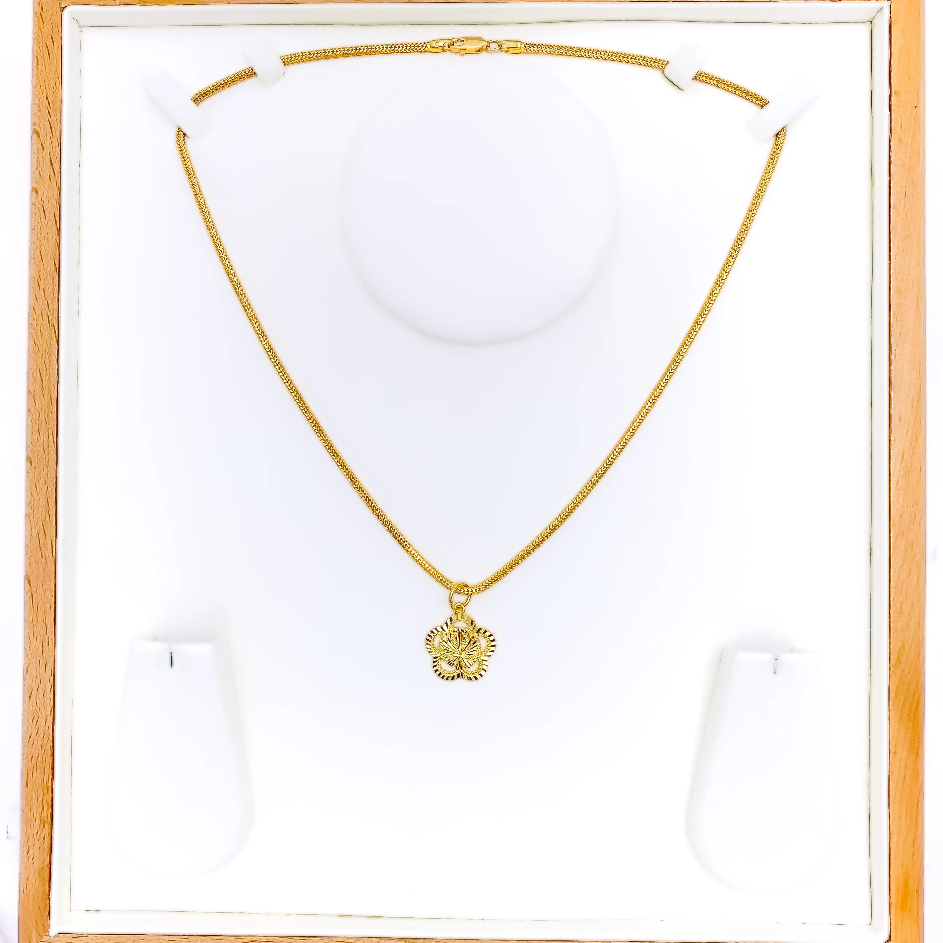 Beautiful Floral 22k Gold Khanda Pendant