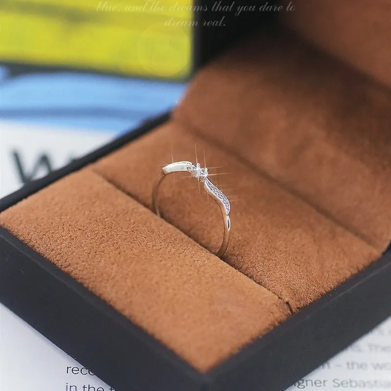 Exquisite Women Silver Color Wedding Rings for Women Fashion Metal Inlaid White Zircon Stones Ring Engagement Jewelry