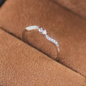 Exquisite Women Silver Color Wedding Rings for Women Fashion Metal Inlaid White Zircon Stones Ring Engagement Jewelry