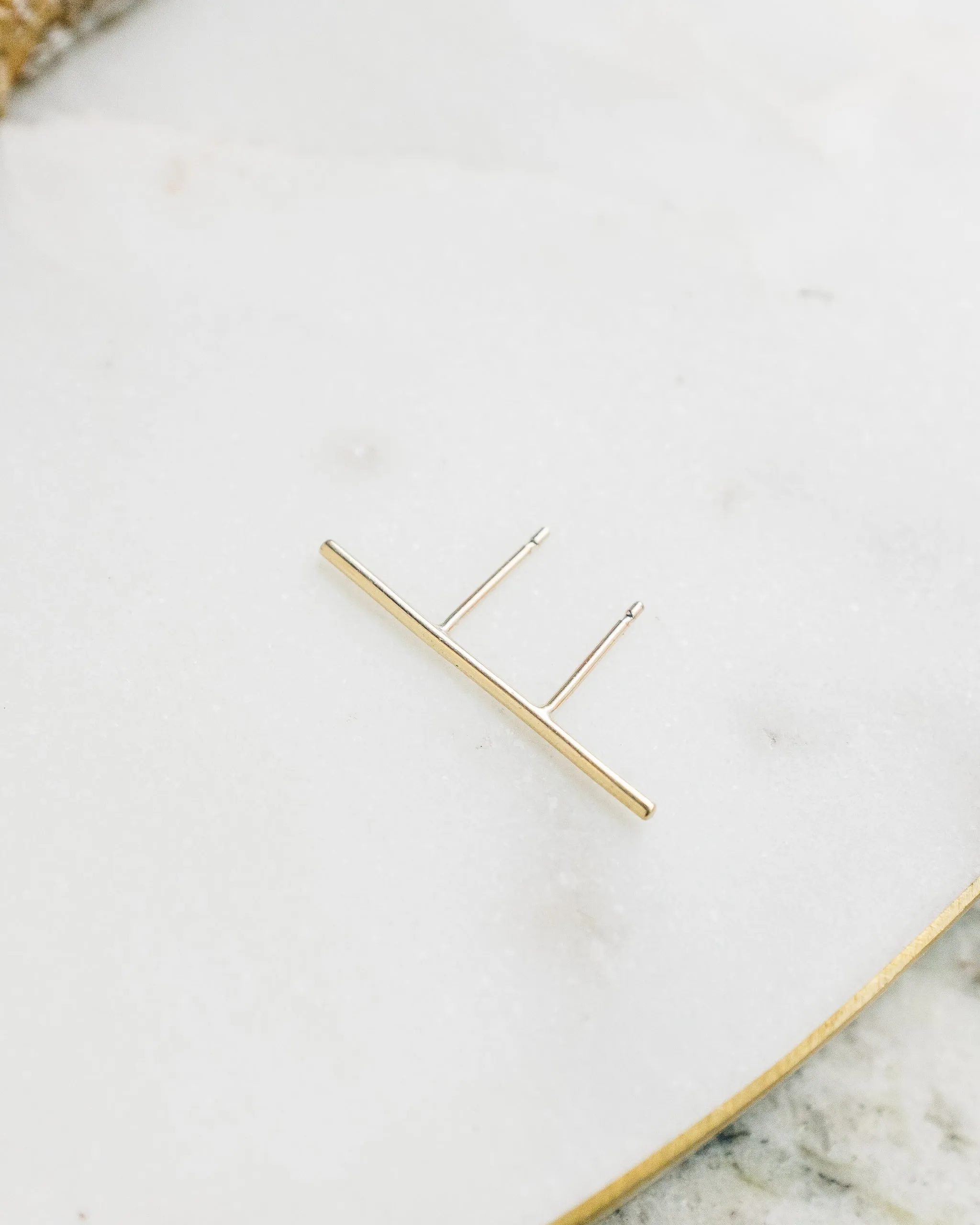 Mirta Thin Line Earring, Gold