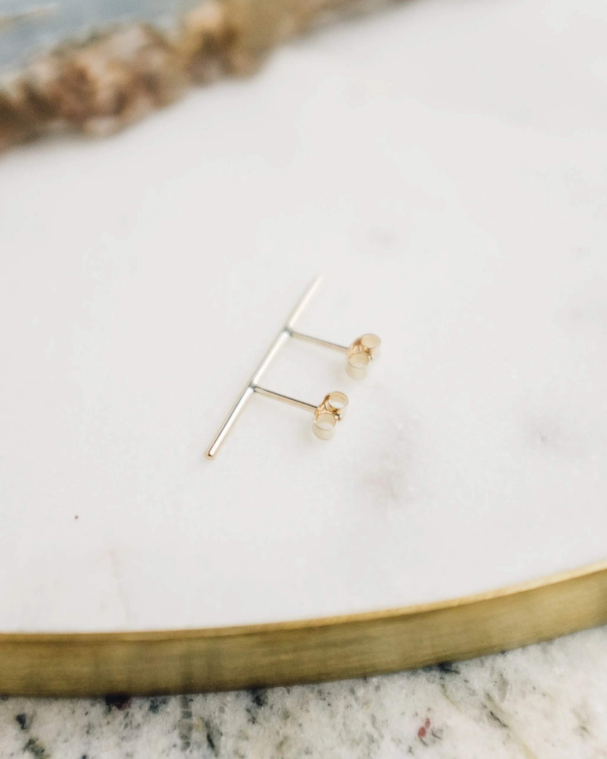 Mirta Thin Line Earring, Gold