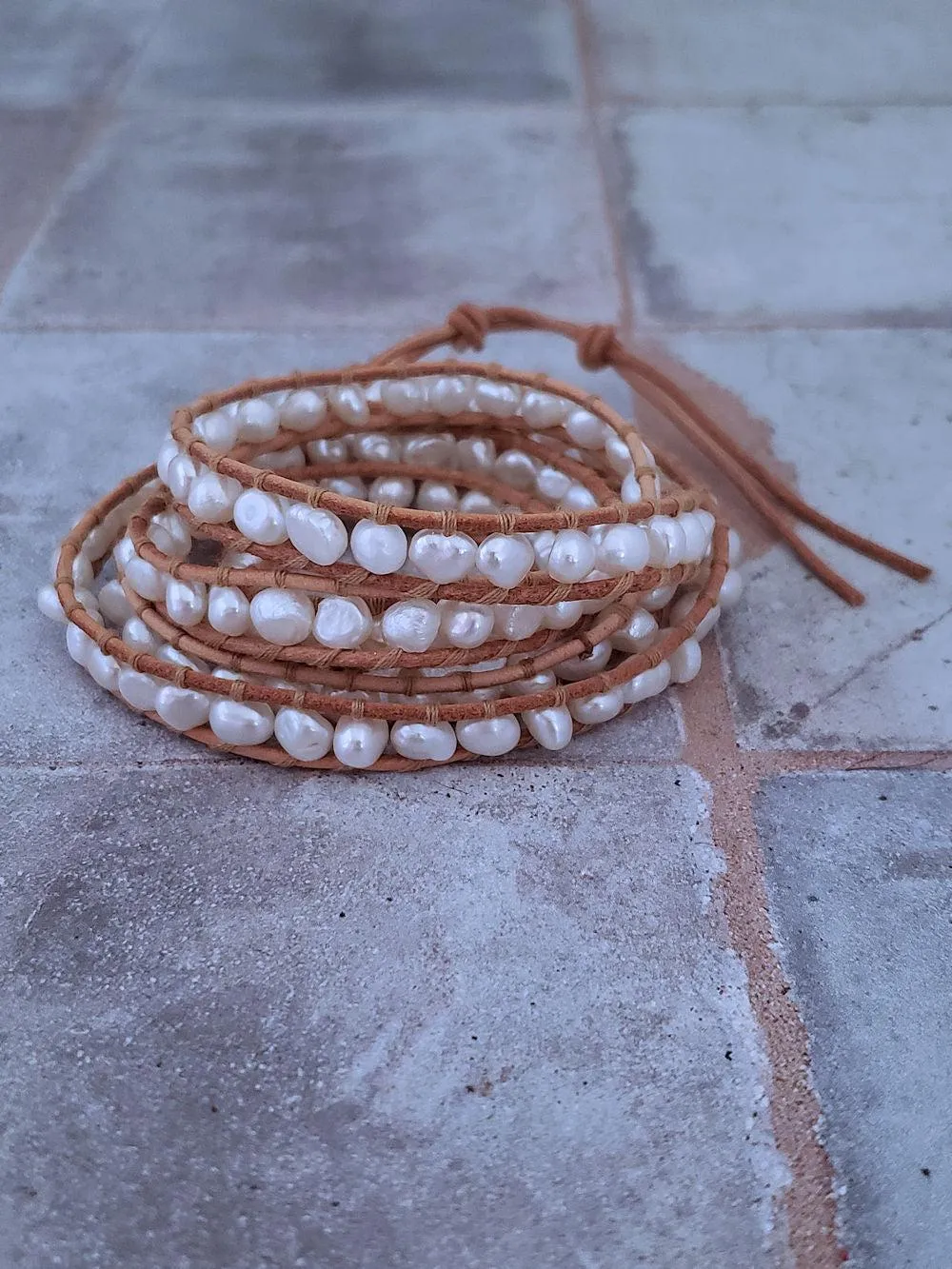 Pearl and Leather Bracelet - White Pearls