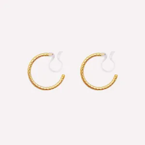 SMALL TEXTURED HOOP CLIP-ON EARRINGS IN GOLD