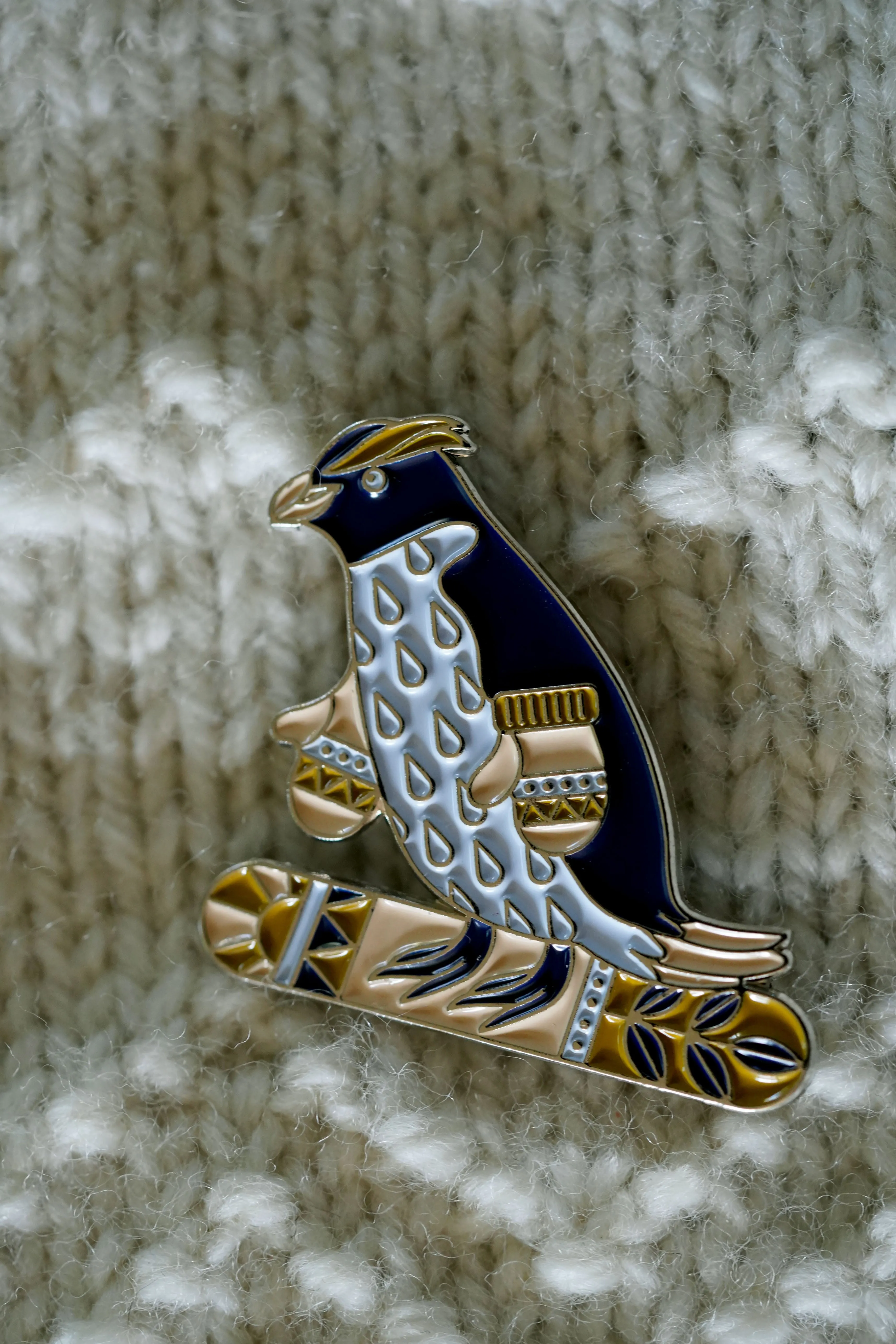 Tawaki - Snowboarding Penguin Pin