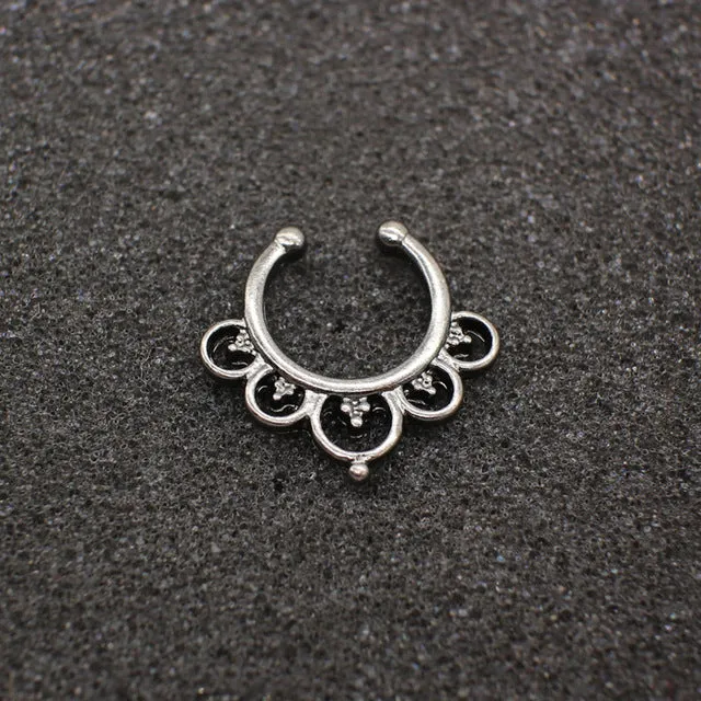 Trendy crystal Fake septum Piercing nose ring Black Hoop nose For Women faux body clip Rings clicker non Body Jewelry wholesale