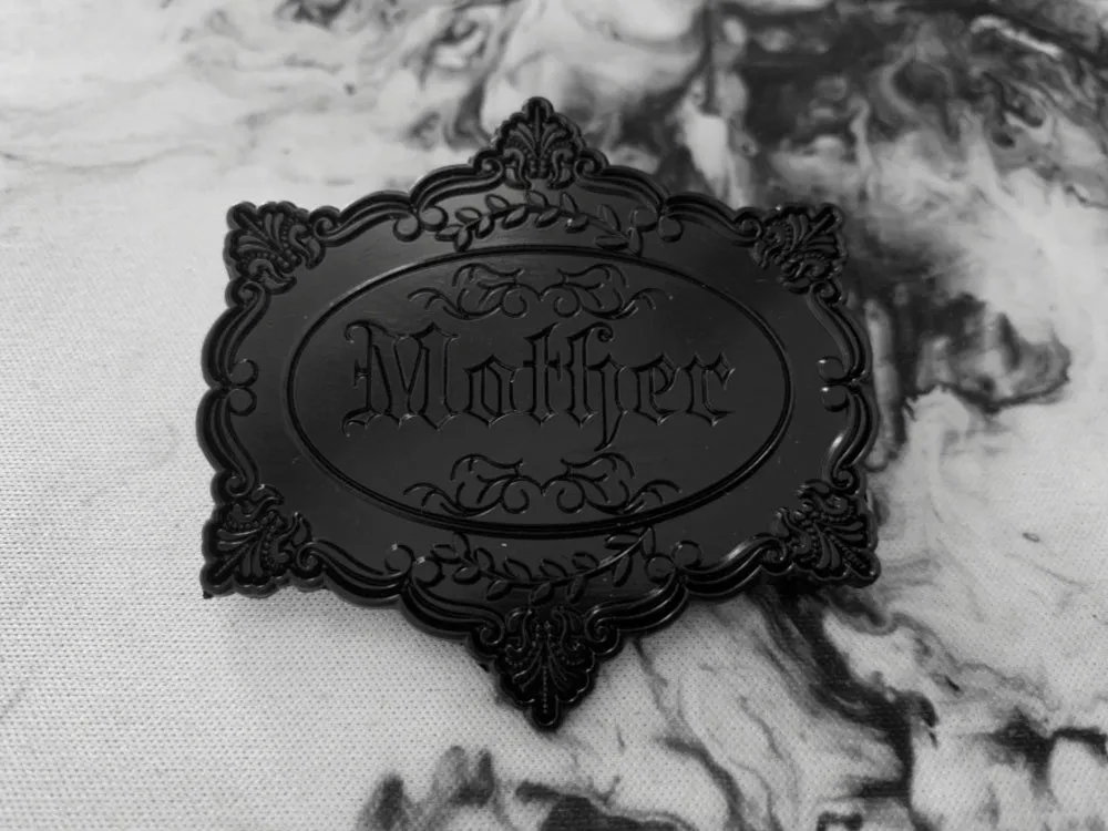 Victoriana Mother Pin