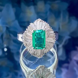 Vintage Emerald & Diamond Ring